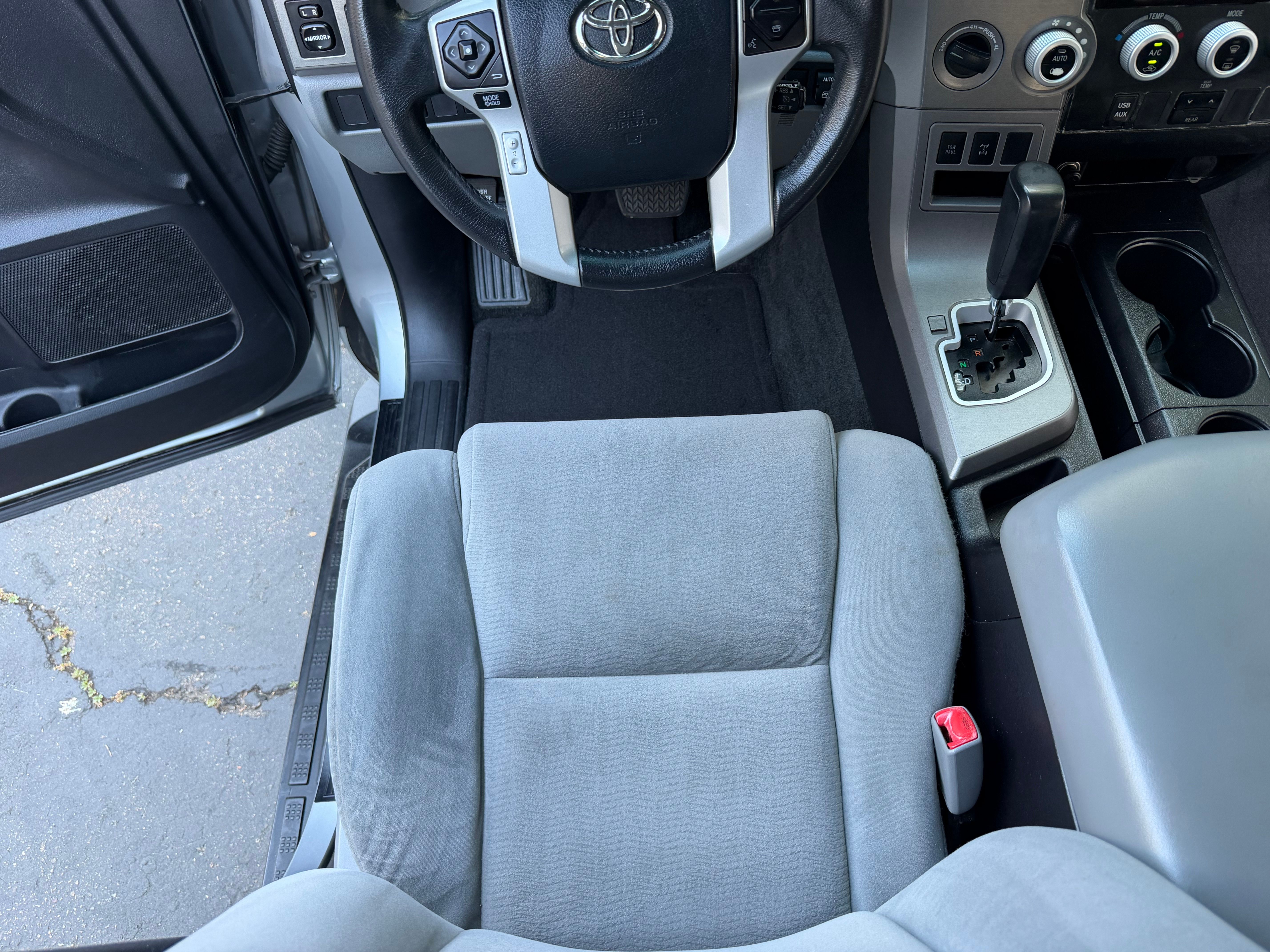 Used 2014 Toyota Sequoia 4WD SR5 image 20