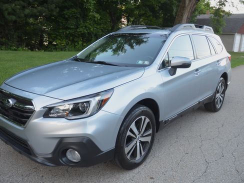 Used 2018 Subaru Outback 2.5i Limited AWD/4WD image 2