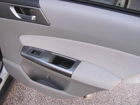 Used 2012 Subaru Forester 2.5X Limited image 12