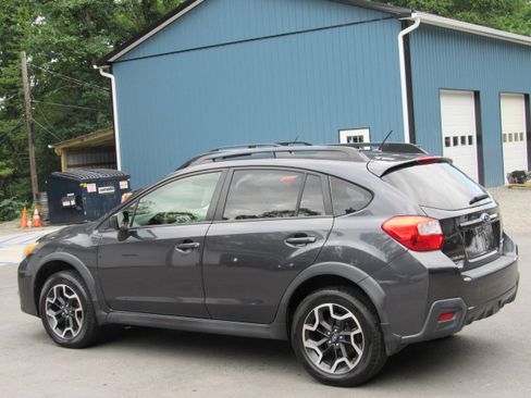 Used 2016 Subaru Crosstrek 2.0i Premium AWD/4WD image 6