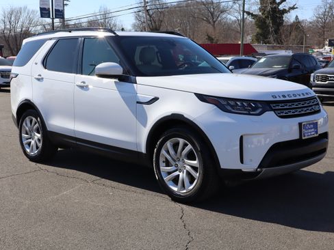 Used 2018 Land Rover Discovery HSE image 10