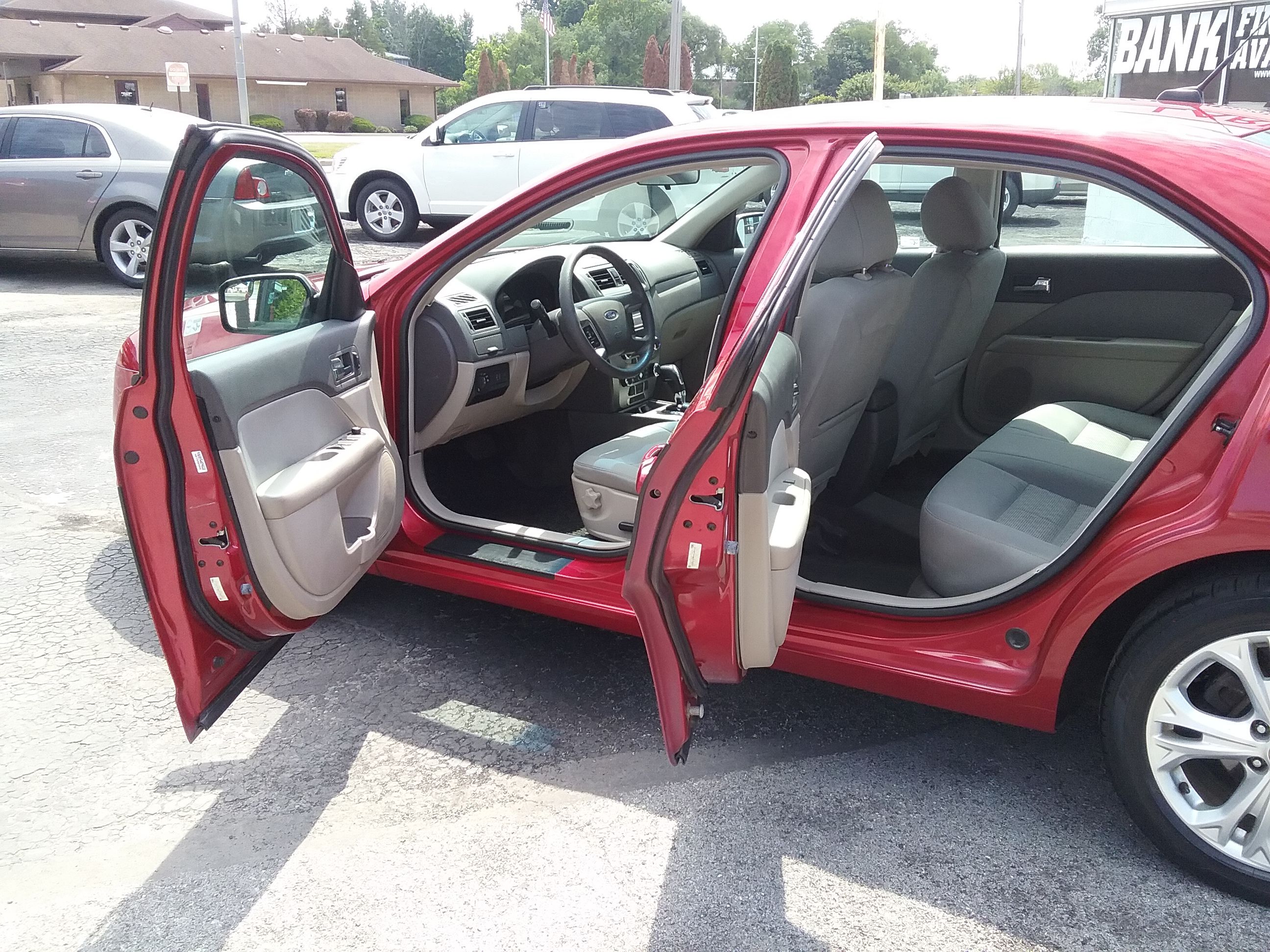 Used 2012 Ford Fusion SE FWD image 15