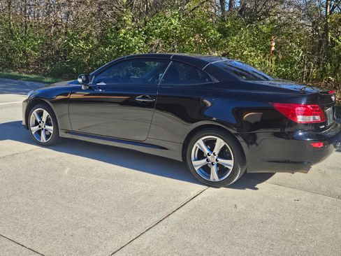 Used 2015 Lexus IS 250C image 12