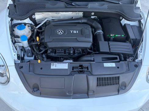 Used 2017 Volkswagen Beetle 1.8T Convertible FWD image 12