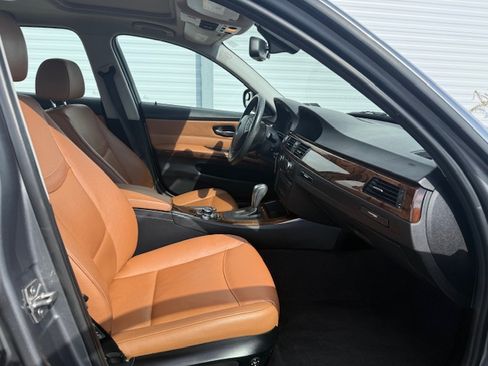 Used 2011 BMW 328i xDrive image 9