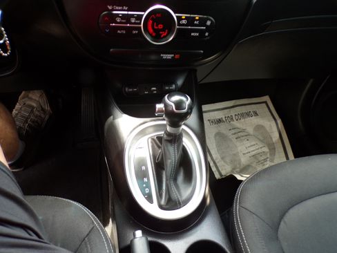 Used 2017 Kia Soul + FWD image 9