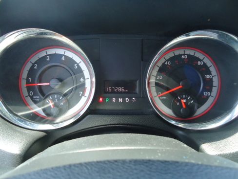 Used 2017 Dodge Grand Caravan SE FWD image 16