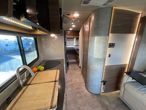 Used 2015 Mercedes-Benz Sprinter 4500 image 17