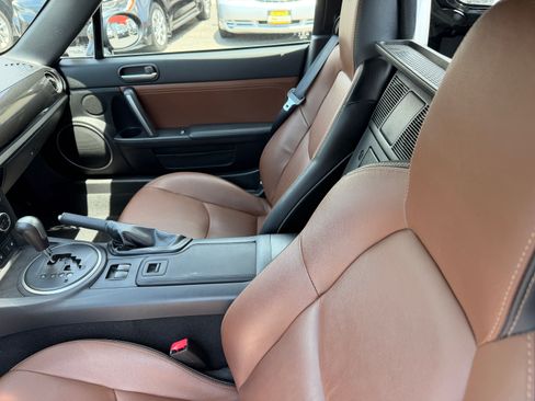 Used 2014 MAZDA MX-5 Miata Grand Touring Hard Top RWD image 5