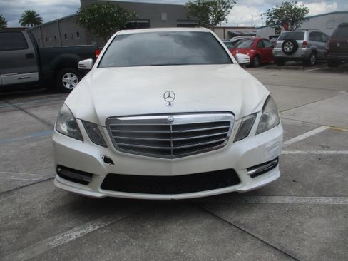 Used 2013 Mercedes-Benz E 350 4MATIC Sedan image 22