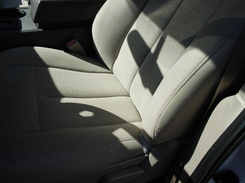 Used 2010 Ford Expedition XLT image 29