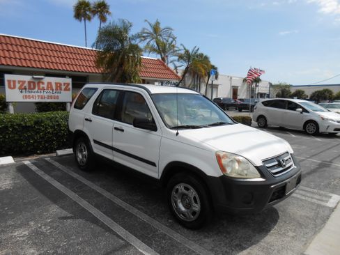 Used 2005 Honda CR-V LX image 8