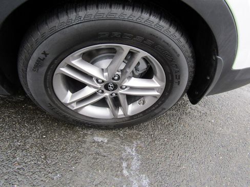 Used 2017 Hyundai Santa Fe Sport image 13