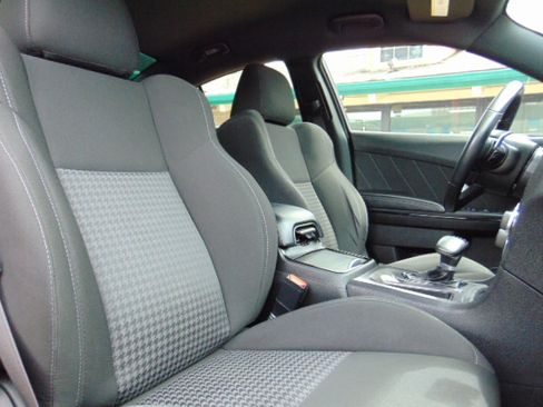 Used 2022 Dodge Charger GT image 28