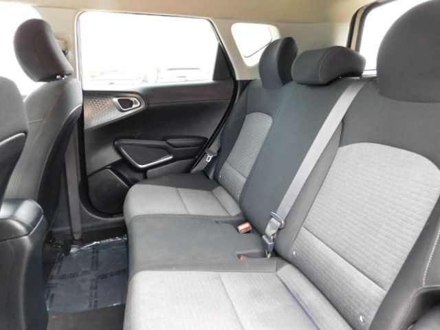 Used 2020 Kia Soul S FWD image 21