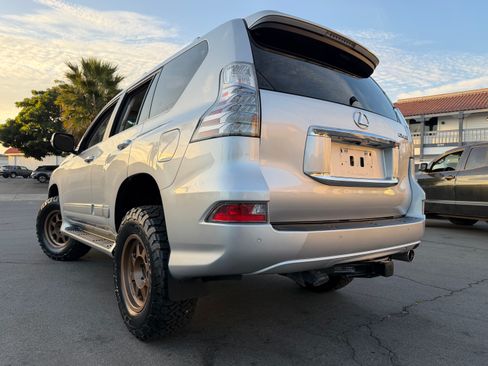 Used 2019 Lexus GX 460 image 9