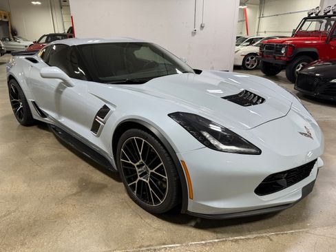 Used 2019 Chevrolet Corvette Grand Sport Coupe w/ 2LT RWD image 13