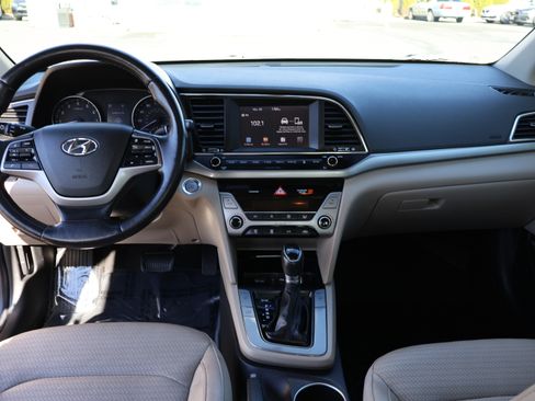 Used 2017 Hyundai Elantra Limited image 15