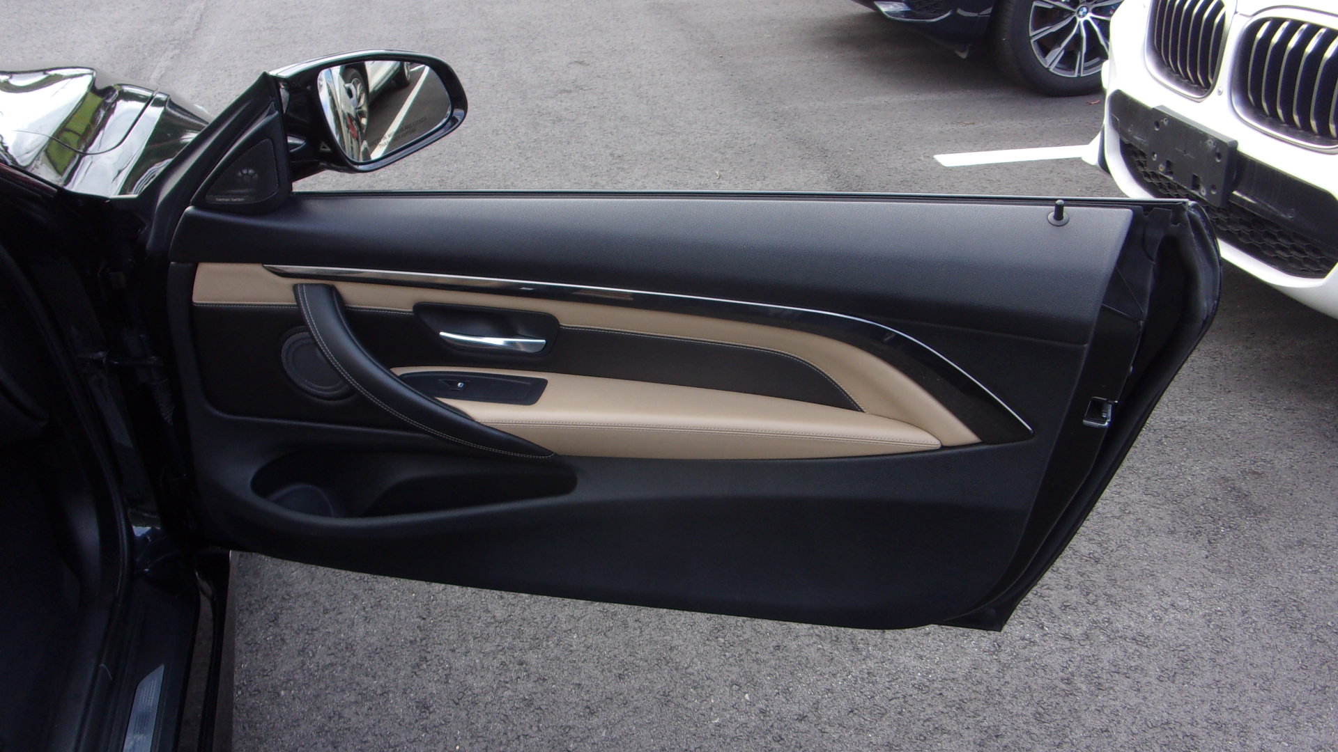 Used 2015 BMW M4 Convertible RWD image 26