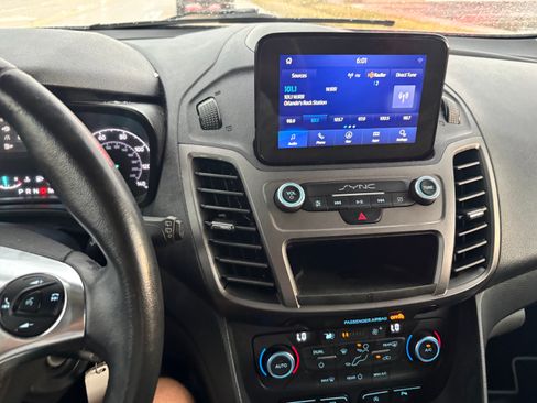 Used 2019 Ford Transit Connect XLT Long Wheel Base FWD image 10