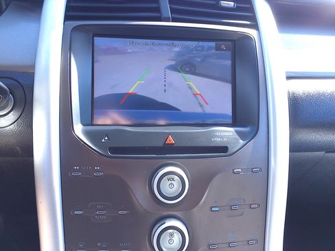 Used 2013 Ford Edge SEL image 16