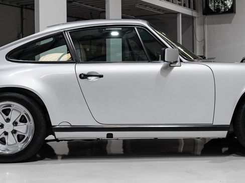 Used 1989 Porsche 911 Carrera Coupe RWD image 14