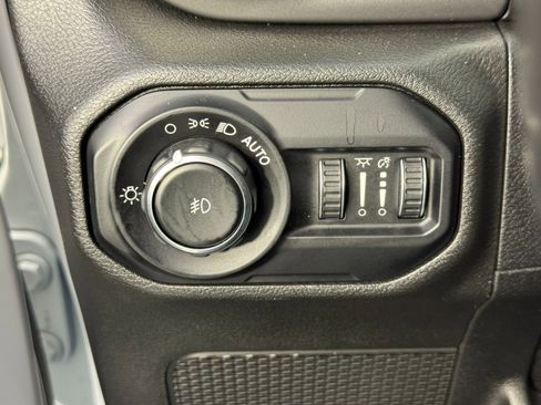 Used 2021 Jeep Wrangler Unlimited Willys image 16