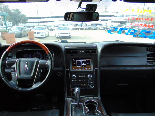 Used 2017 Lincoln Navigator L 4WD Reserve image 18
