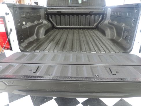 Used 2024 GMC Canyon AT4 image 21