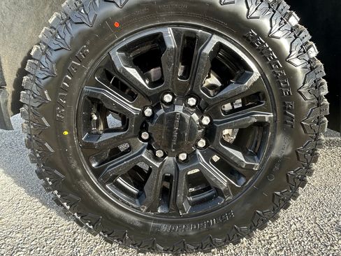 Used 2022 GMC Sierra 2500 Denali image 16