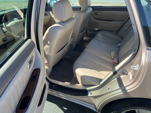 Used 2003 Toyota Avalon XLS image 10
