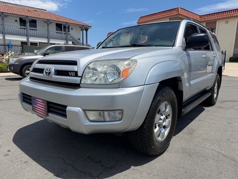 Used 2004 Toyota 4Runner 2WD SR5 V8 image 4