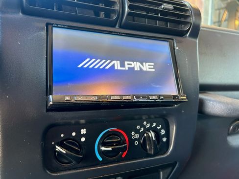 Used 2006 Jeep Wrangler Rubicon image 17