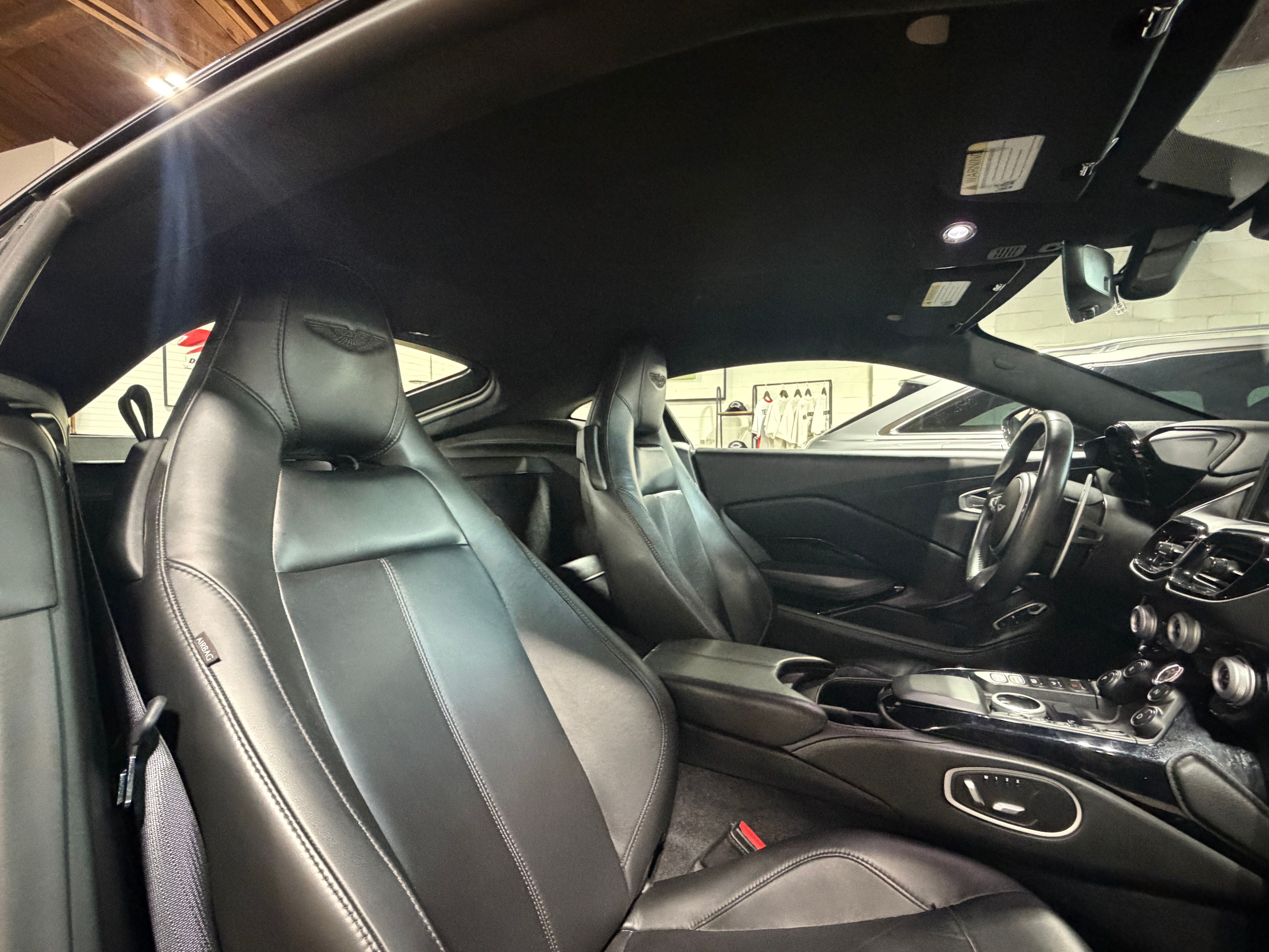 Used 2020 Aston Martin V8 Vantage Coupe RWD image 2