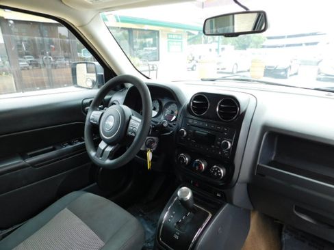 Used 2017 Jeep Patriot Sport image 22