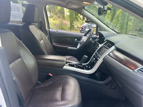 Used 2011 Ford Edge Limited image 28