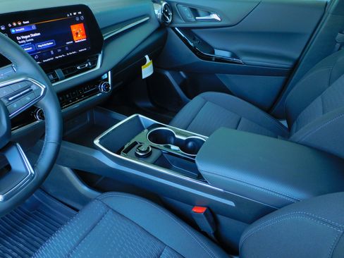 New 2026 Chevrolet Equinox LT image 17