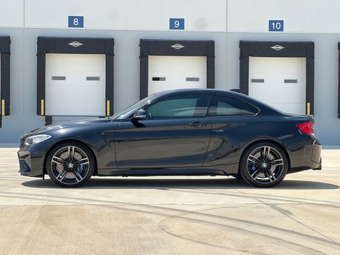 Used 2017 BMW M2 image 4