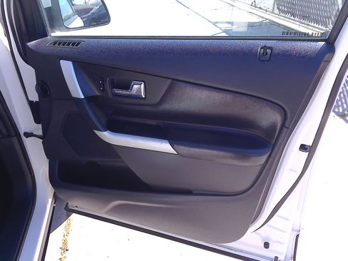 Used 2013 Ford Edge SEL image 11