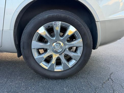 Used 2011 Buick Enclave 2WD CXL image 19