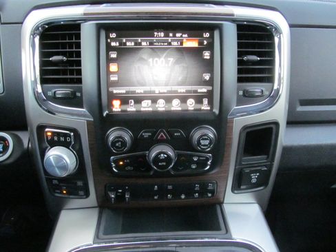 Used 2016 RAM 1500 Laramie image 12