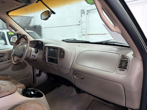 Used 2002 Ford F150 4x4 King Ranch image 14