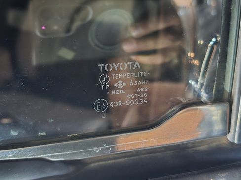 Used 1988 Toyota Pickup Deluxe image 64