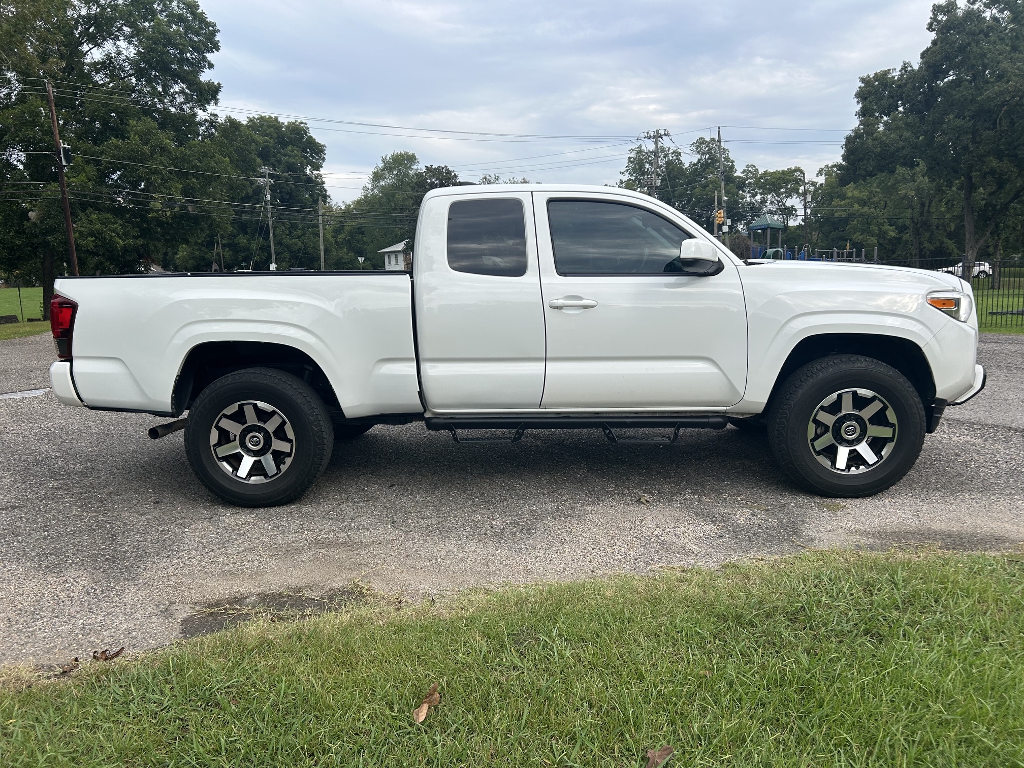 Used 2019 Toyota Tacoma 2WD Access Cab image 5