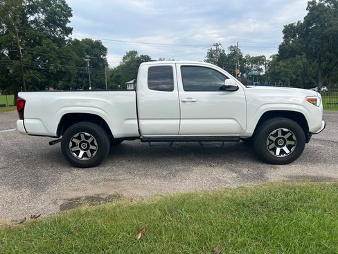 Used 2019 Toyota Tacoma 2WD Access Cab image 5