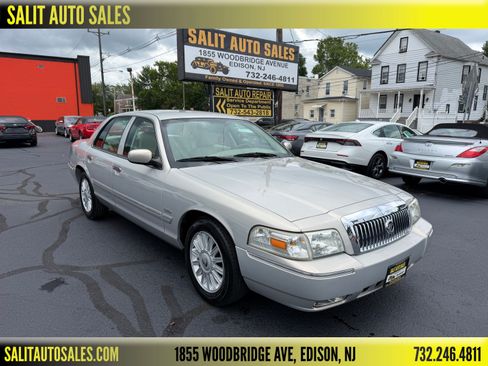 Used 2011 Mercury Grand Marquis LS w/ Premium Package RWD image 1