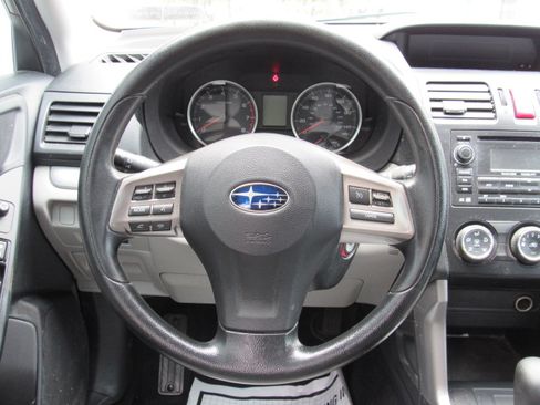 Used 2014 Subaru Forester 2.5i Premium AWD/4WD image 17