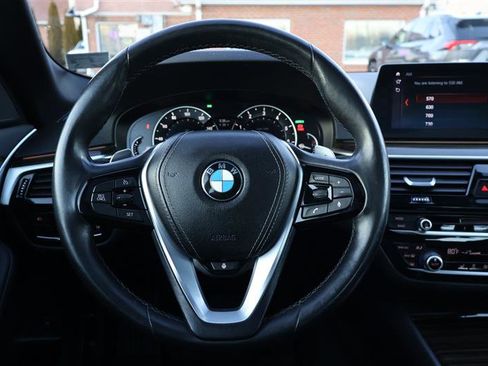 Used 2018 BMW 530i xDrive image 18