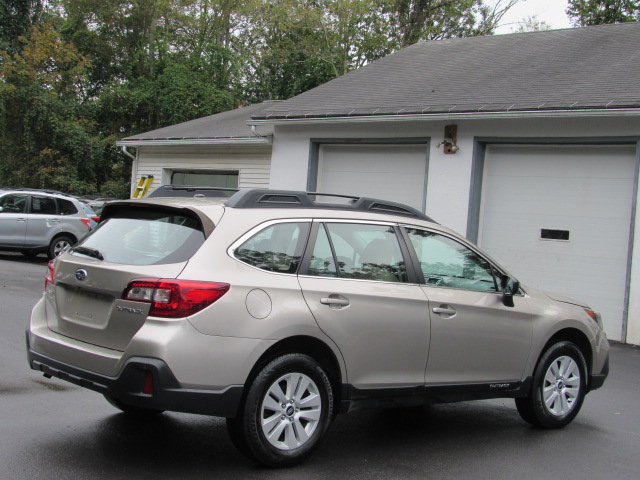 Used 2019 Subaru Outback 2.5i AWD/4WD image 9