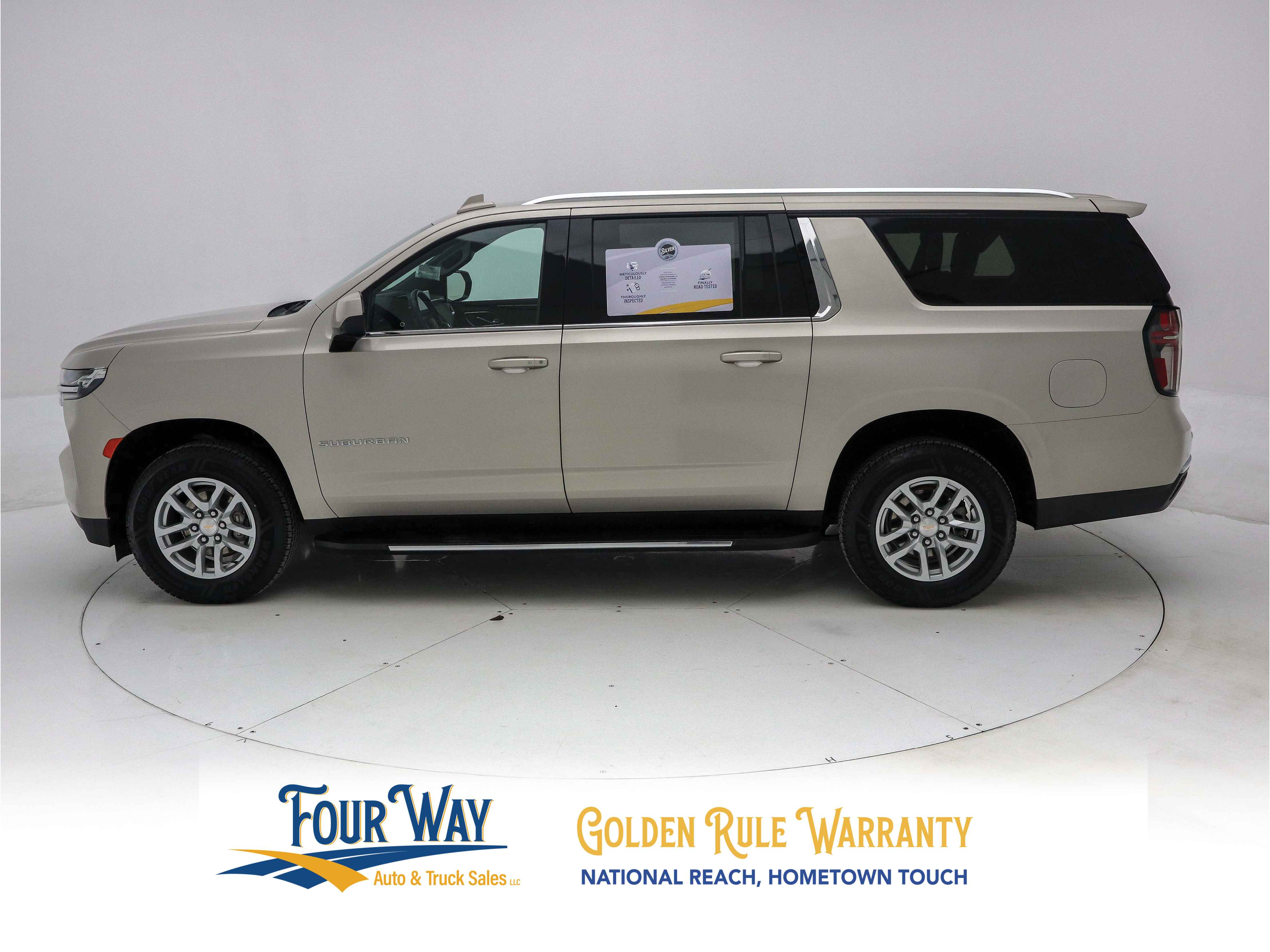 Used 2024 Chevrolet Suburban 4WD LT image 7